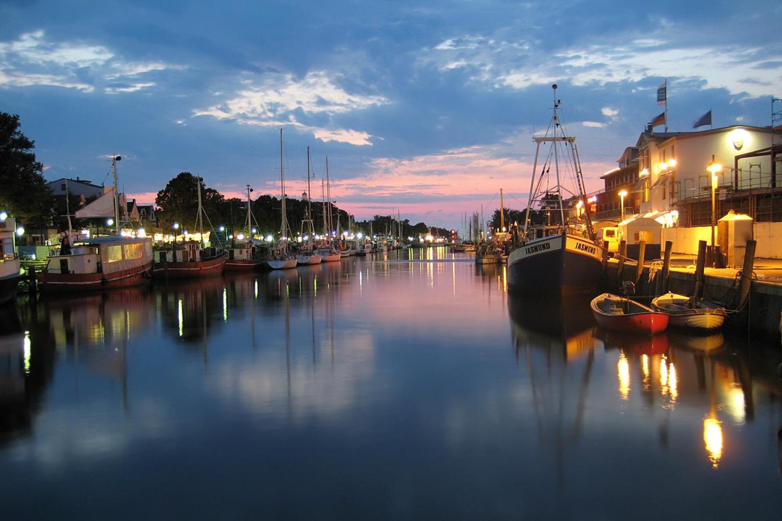 Doppelzimmer Brunch, Direkt Am Alten Strom Rostock Esterno foto